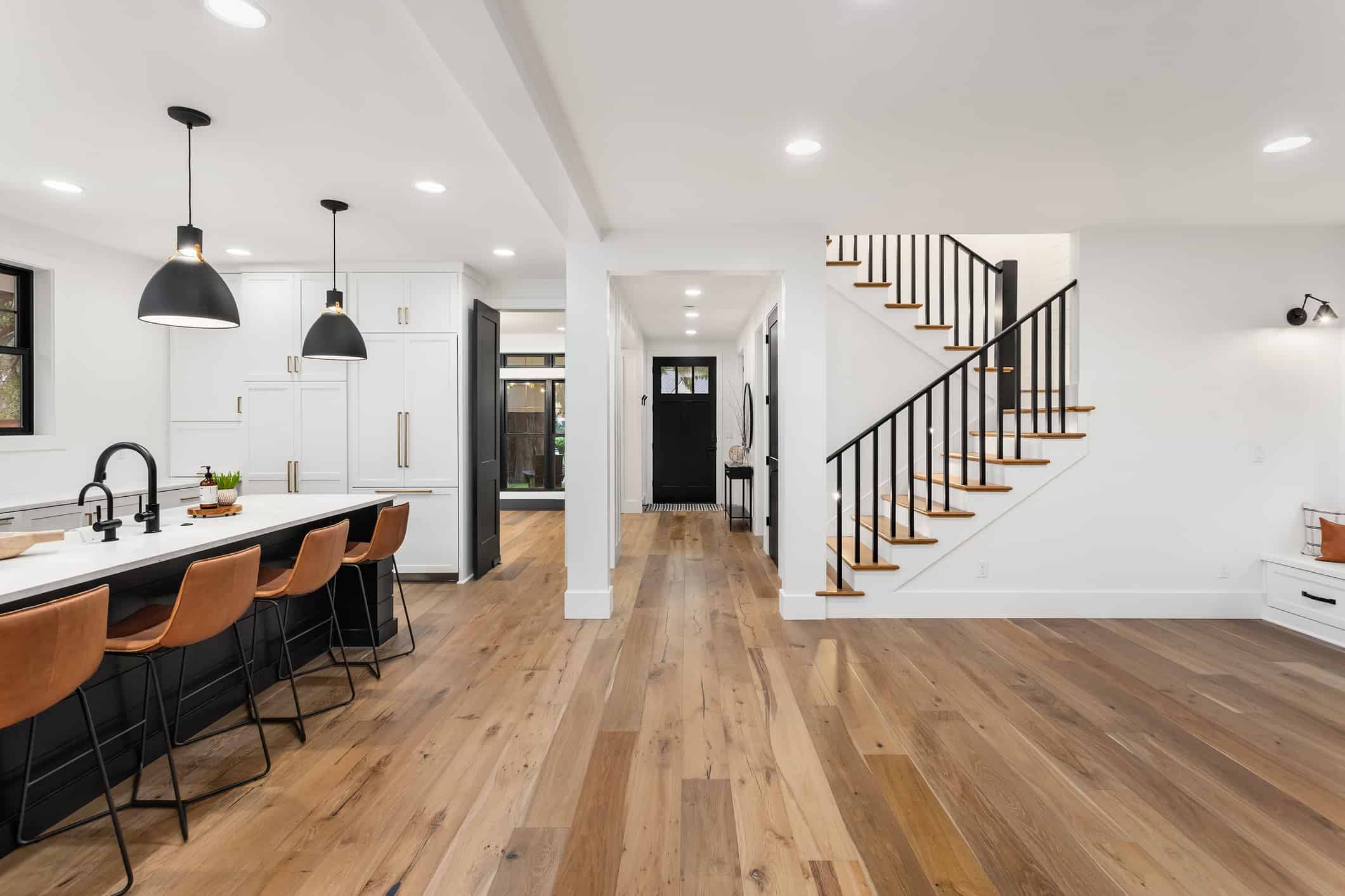 Read more about the article How Engineered Hardwood and Solid Hardwood Differ